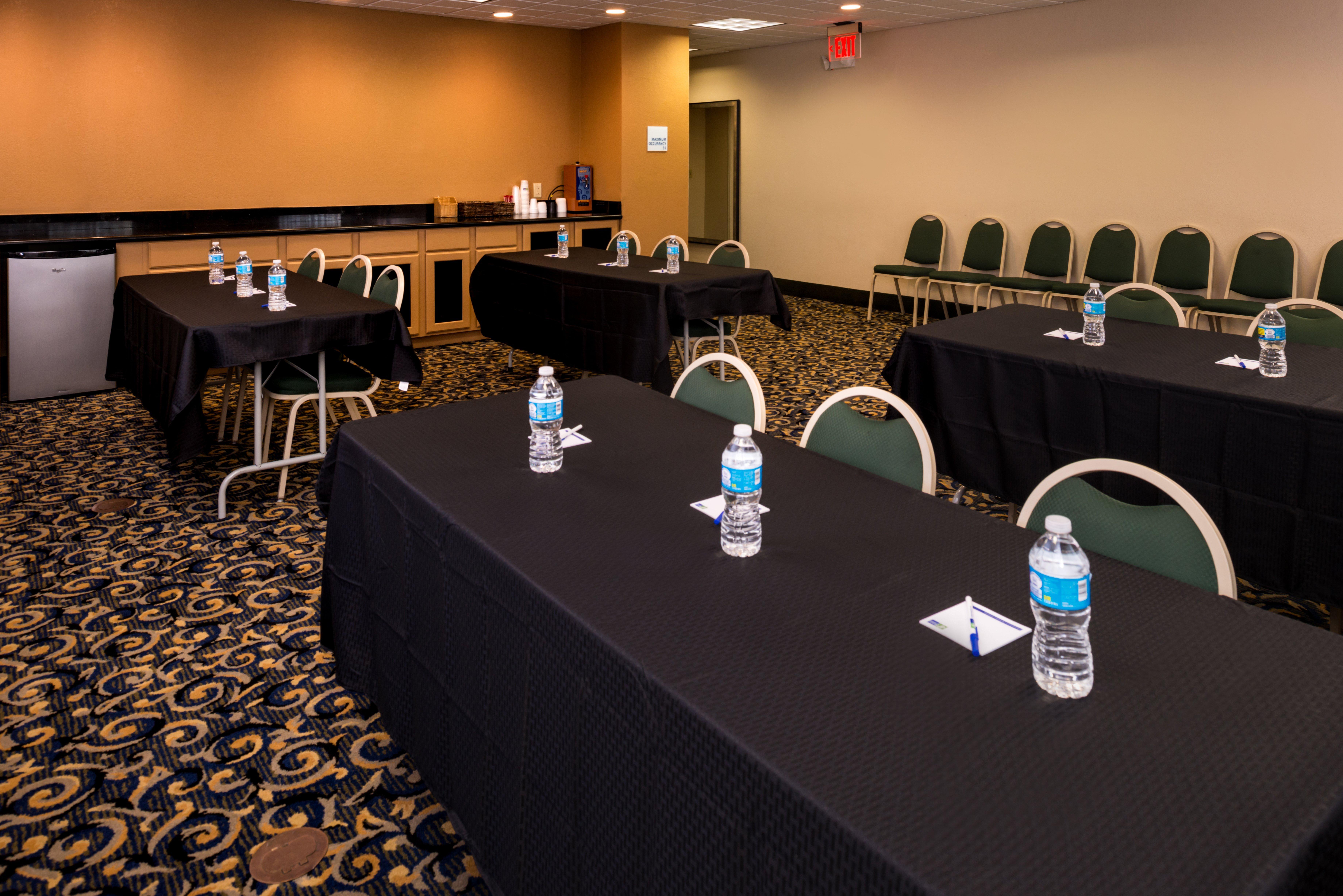 Express & By Ihg 2* Bucyrus