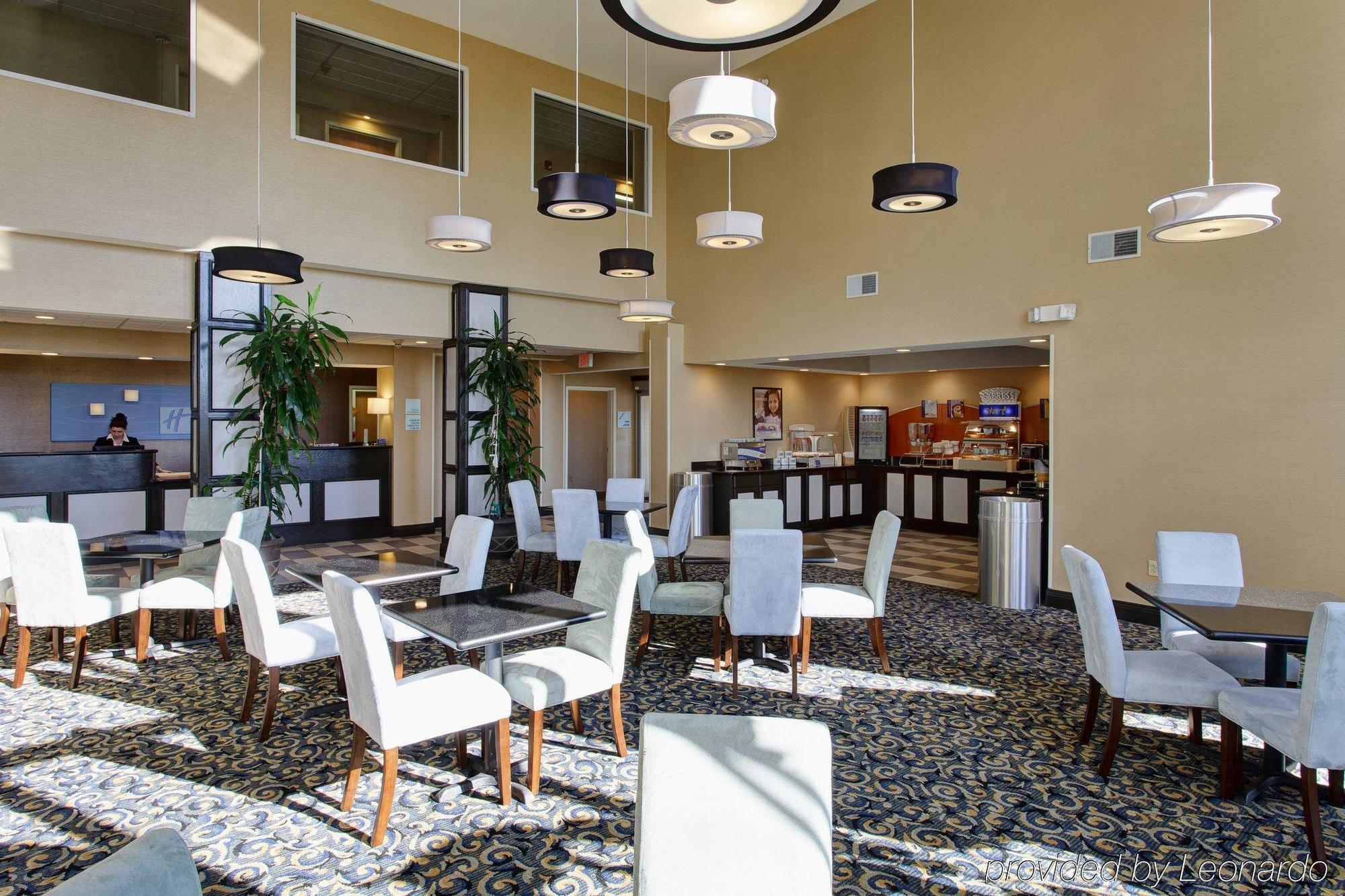 Express & By Ihg 2*