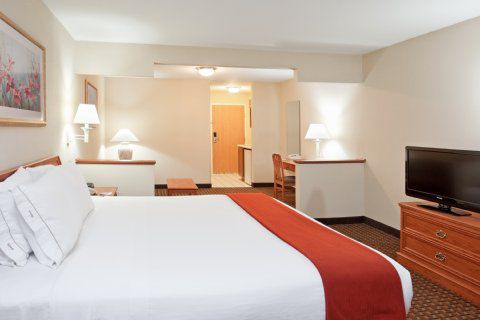 Hotel Express & By Ihg 2*