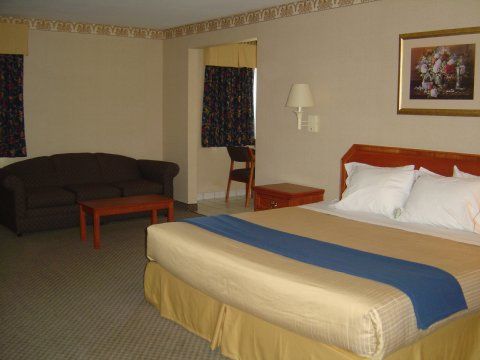 Express & By Ihg Hotel 2*